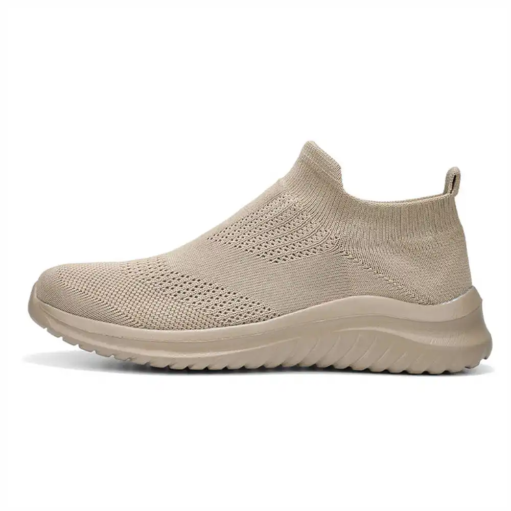 Beige Zachte Nieuwe Nieuwighei - Streetwear Brand Model recensie en prijs